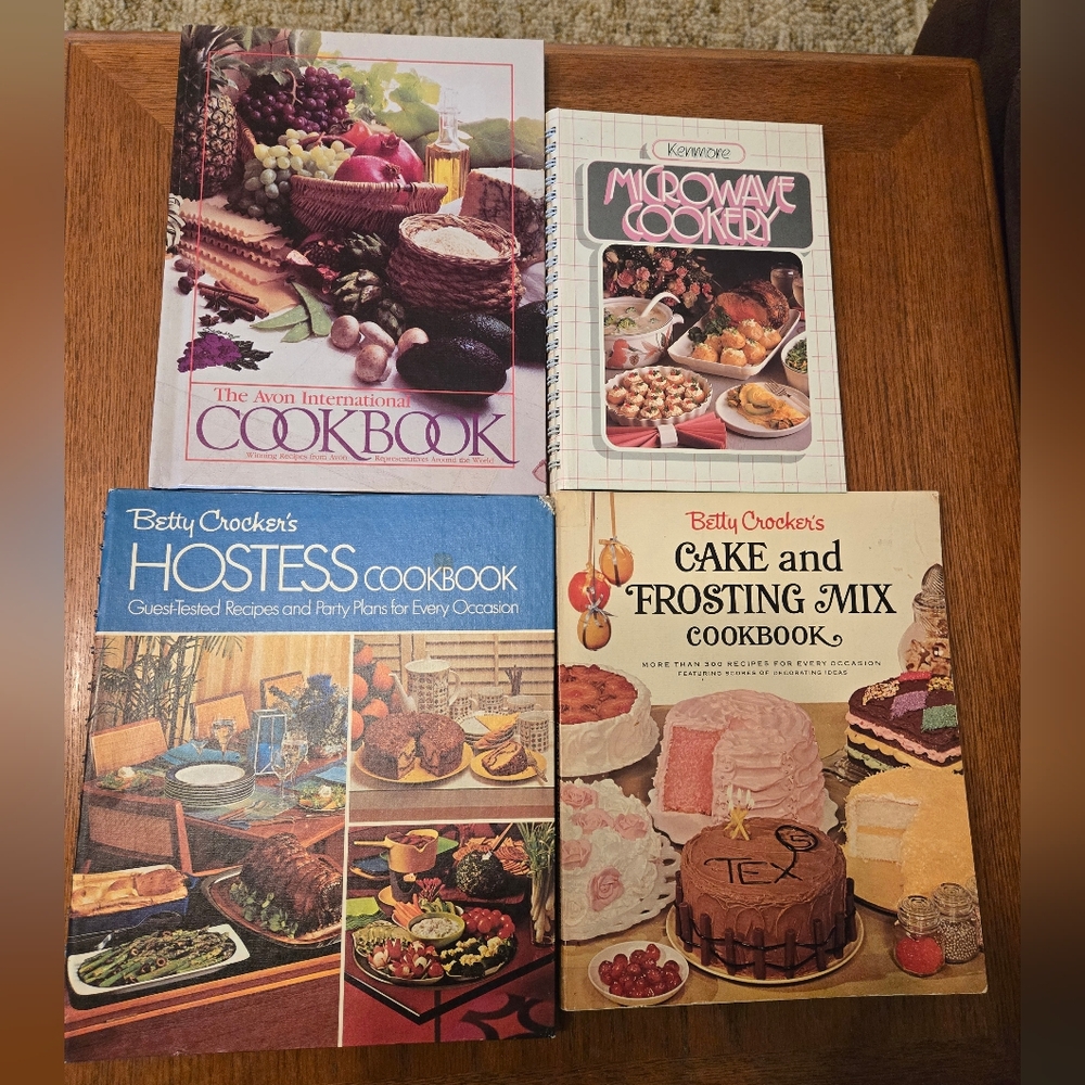 Vintage Set Of 4 Cookbooks